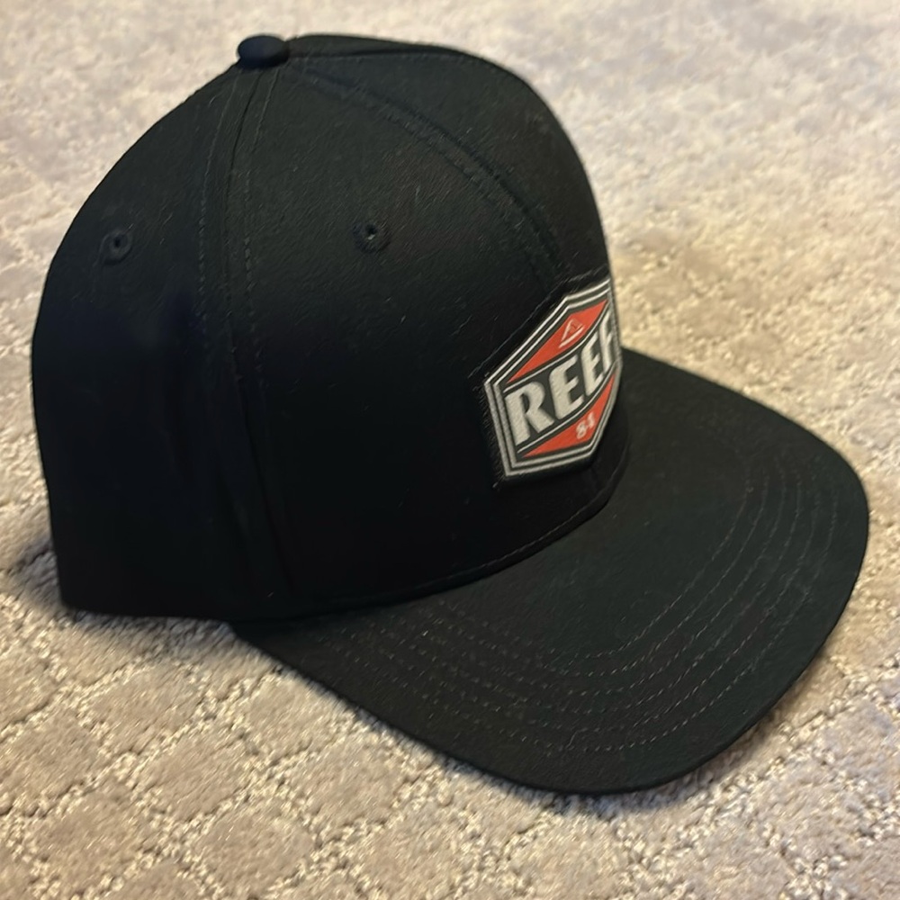 Reef SnapBack Hat - Picture 3 of 7